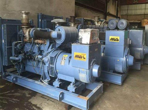 平安发电机组带负载降电压是什么原因照成的？