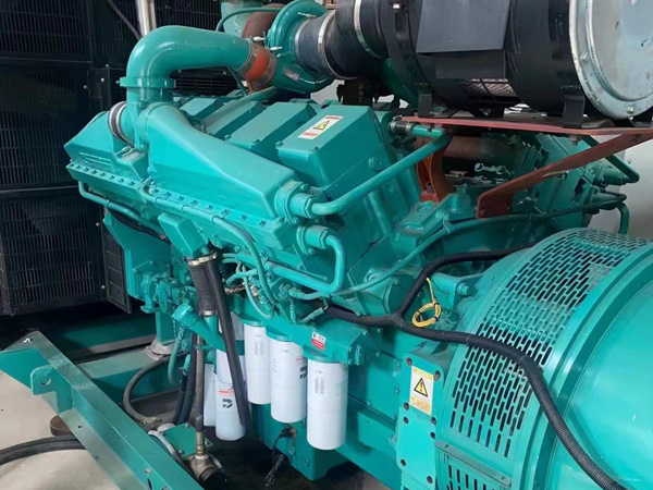 平安更换100kW柴油发电机组机油时，需要注意哪些事项？